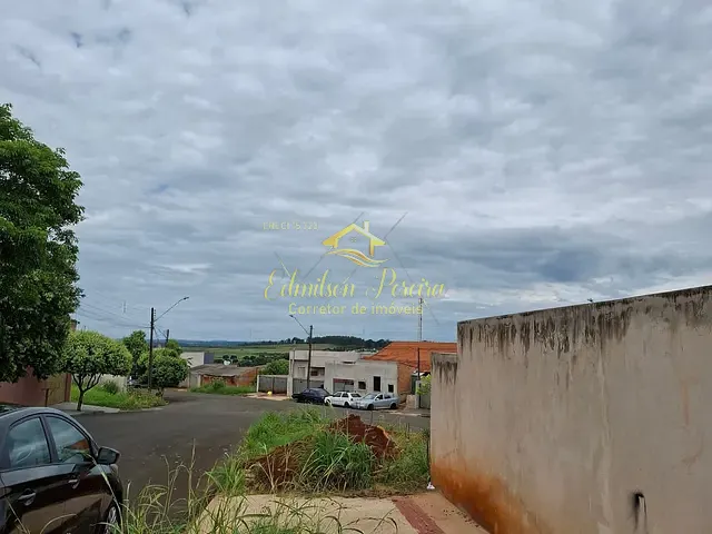 Casa com 150m² 2 quartos e 1 banheiro, à venda, no bairro Colúmbia em Londrina
