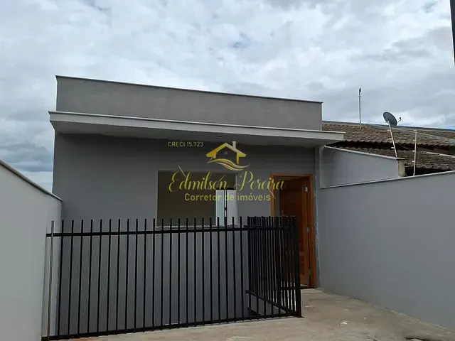 Casa com 150m² 2 quartos e 1 banheiro, à venda, no bairro Colúmbia em Londrina