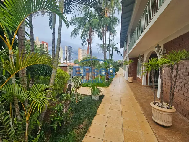 Casa 5 quartos e 5 banheiros, à venda ou para alugar, no bairro Vila Fujita em Londrina