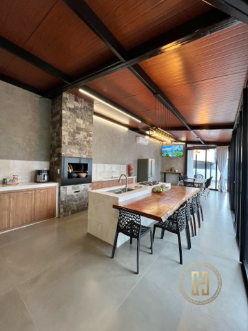 Casa com 326m² 3 quartos e 3 banheiros, à venda, no bairro jardim das orquídeas  em Nova Mutum