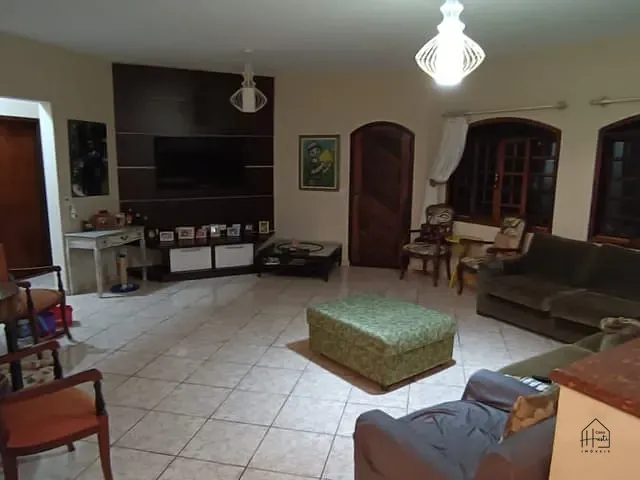 Casa com 982m² 3 quartos e 4 banheiros, à venda, no bairro Chácara Tropical (Caucaia do Alto) em Cotia