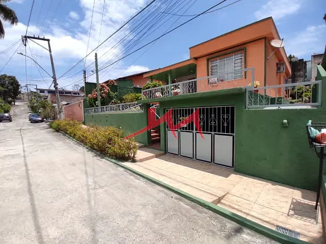 Casa com 525m² 2 quartos e 1 banheiro, à venda, no bairro Laranjal em São Gonçalo