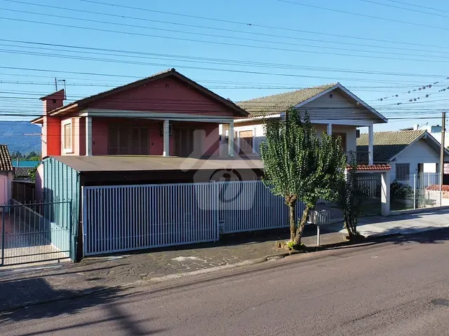 Casa com 140m² 4 quartos e 2 banheiros, à venda, no bairro Alesgut em Teutônia