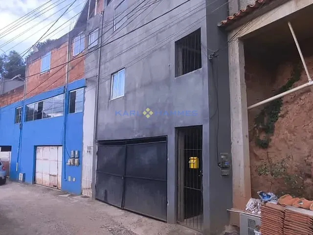 Apartamento 3 quartos e 2 banheiros, à venda, no bairro Quarteirão Brasileiro em Petrópolis