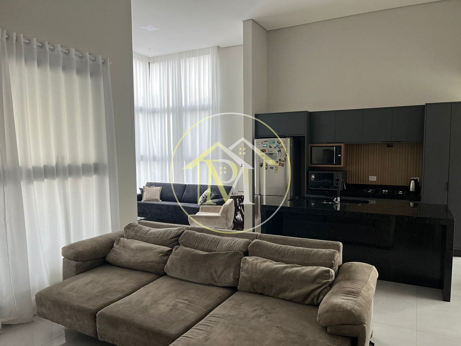Casa à venda e aluguel com 3 quartos, 196m² - Foto 4