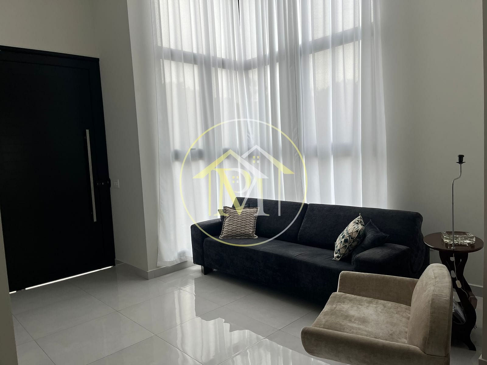 Casa à venda e aluguel com 3 quartos, 196m² - Foto 2