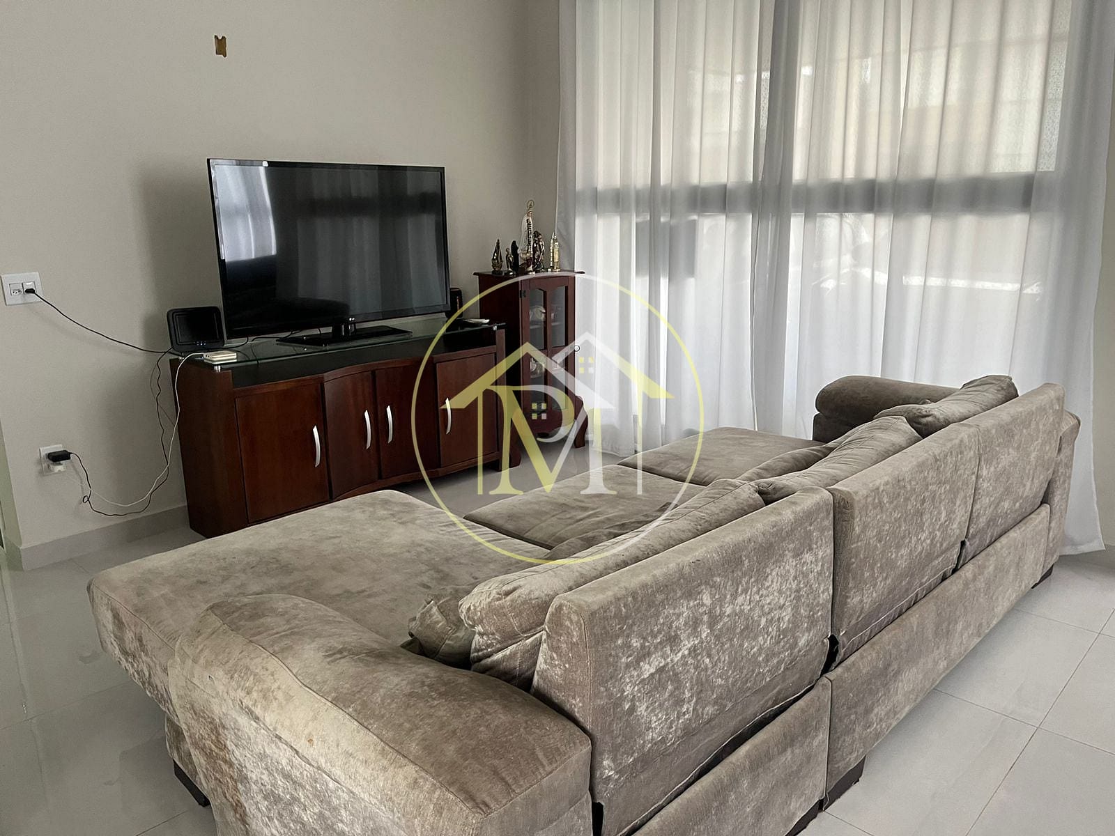 Casa à venda e aluguel com 3 quartos, 196m² - Foto 3