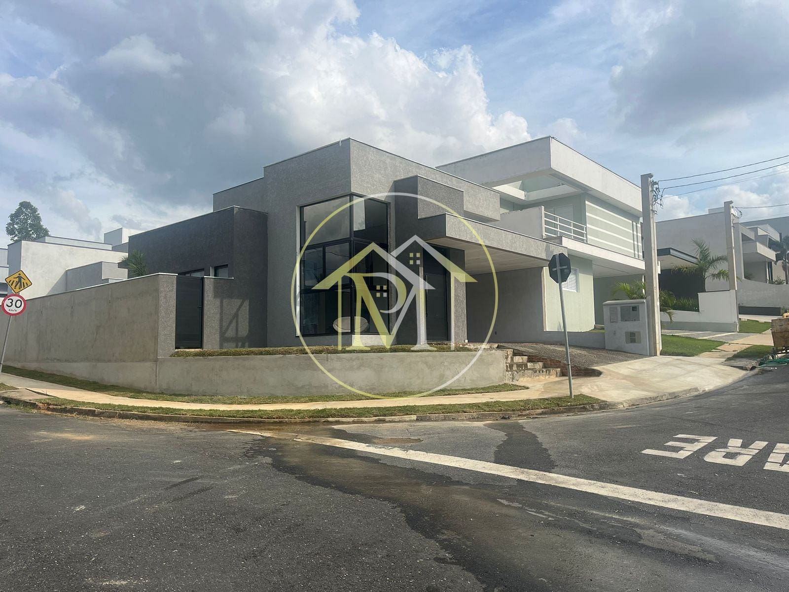 Casa à venda e aluguel com 3 quartos, 196m² - Foto 26