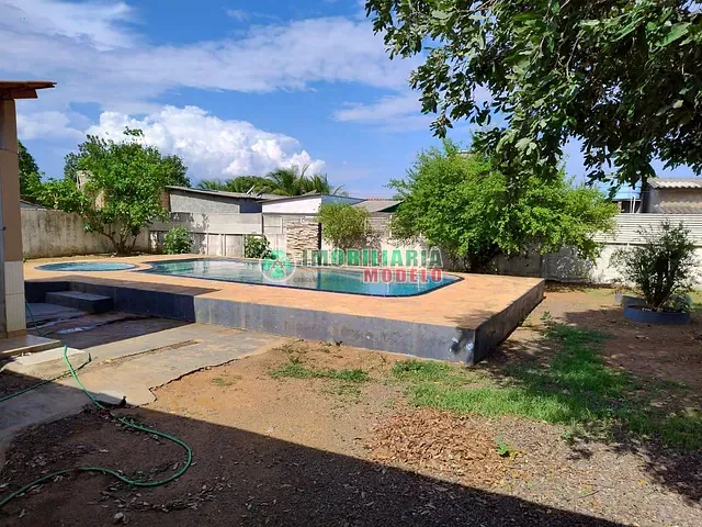 Casa 4 quartos e 3 banheiros, para alugar, no bairro Nova Canarana em Canarana