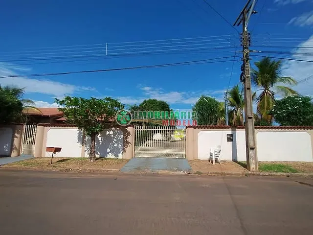 Casa 4 quartos e 3 banheiros, para alugar, no bairro Nova Canarana em Canarana