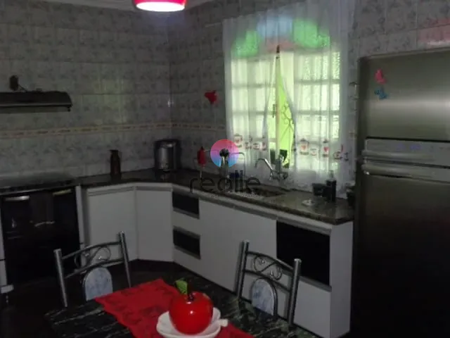 Casa com 145m², à venda, no bairro Arvoredo em Contagem
