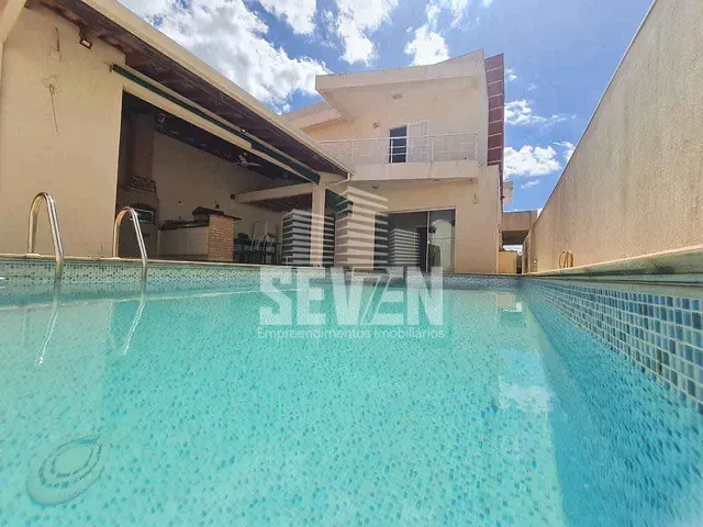 Casa com 308m² 4 quartos e 3 banheiros, à venda, no bairro Residencial Villaggio em Bauru