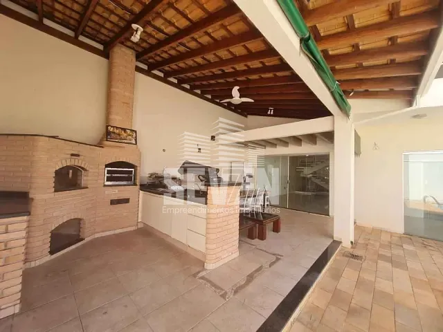 Casa com 308m² 4 quartos e 3 banheiros, à venda, no bairro Residencial Villaggio em Bauru