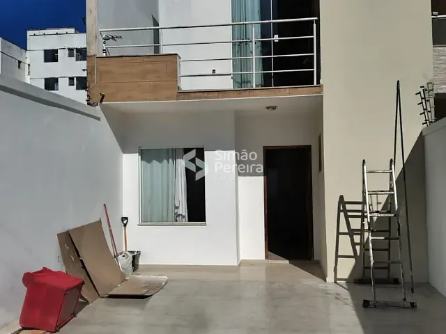 Casa 3 quartos e 2 banheiros, à venda, no bairro São Pedro em Juiz de Fora