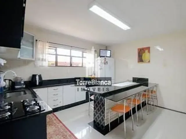 Casa com 429m² 3 quartos e 3 banheiros, à venda, no bairro Colônia Dona Luiza em Ponta Grossa