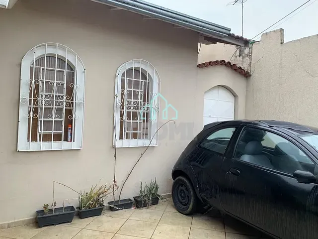 Casa com 198m² 2 quartos e 2 banheiros, à venda, no bairro Parque Jaragua em Taubaté