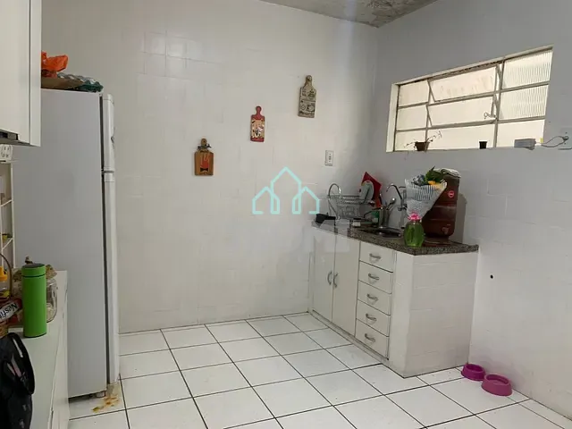 Casa com 198m² 2 quartos e 2 banheiros, à venda, no bairro Parque Jaragua em Taubaté