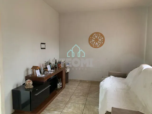 Casa com 198m² 2 quartos e 2 banheiros, à venda, no bairro Parque Jaragua em Taubaté