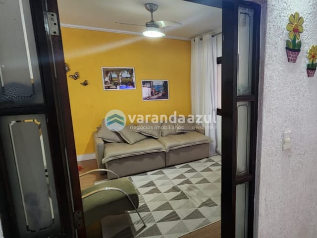 Casa 2 quartos e 2 banheiros, à venda, no bairro Residencial Colinas em Mogi das Cruzes