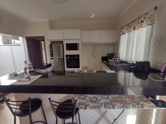 Casa com 200m² 2 quartos e 1 banheiro, à venda, no bairro Jardim dos Jacarandás Fase 2 em São João da Boa Vista