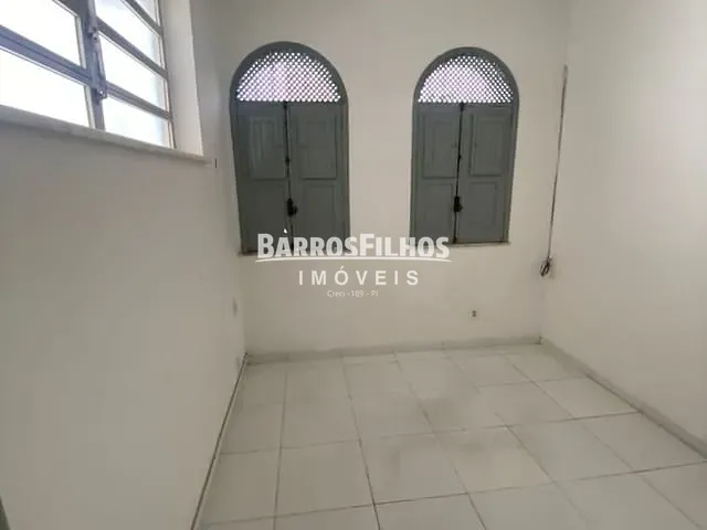 Casa com 40m², para alugar, no bairro Centro em Aracaju