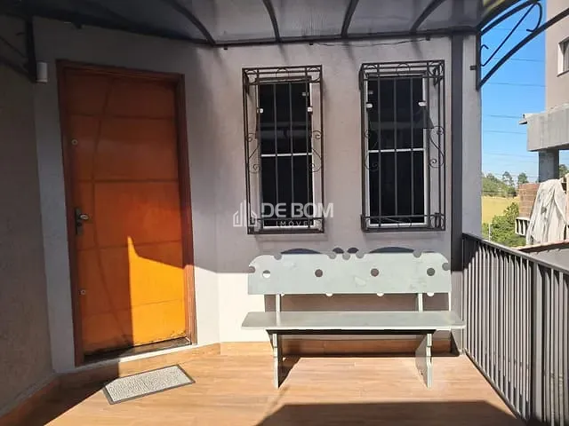 Casa com 220m² 2 quartos e 2 banheiros, à venda, no bairro Loteamento Campo das Aroeiras em Poços de Caldas