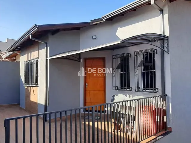 Casa com 220m² 2 quartos e 2 banheiros, à venda, no bairro Loteamento Campo das Aroeiras em Poços de Caldas