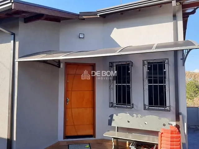 Casa com 220m² 2 quartos e 2 banheiros, à venda, no bairro Loteamento Campo das Aroeiras em Poços de Caldas
