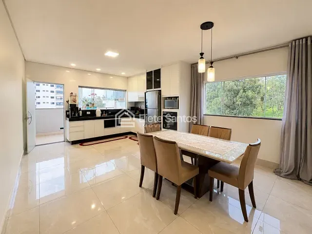 Casa com 324m² 3 quartos e 2 banheiros, à venda, no bairro Jardim Dona Judith em Americana