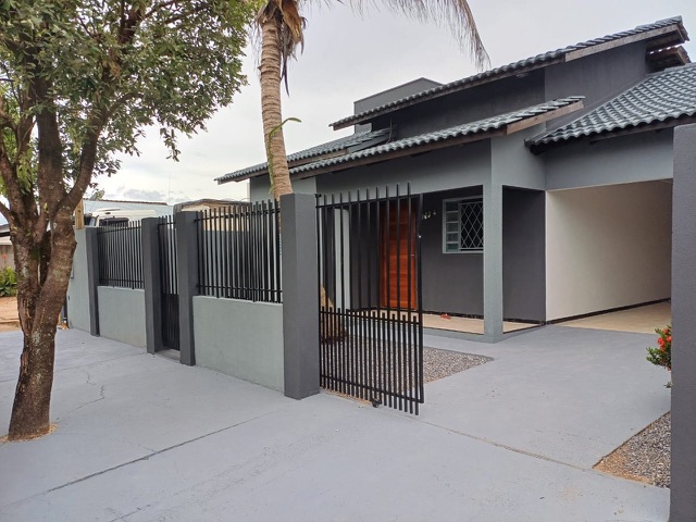 Casa com 275m² 3 quartos e 2 banheiros, à venda, no bairro Lírios do Campo II em Nova Mutum