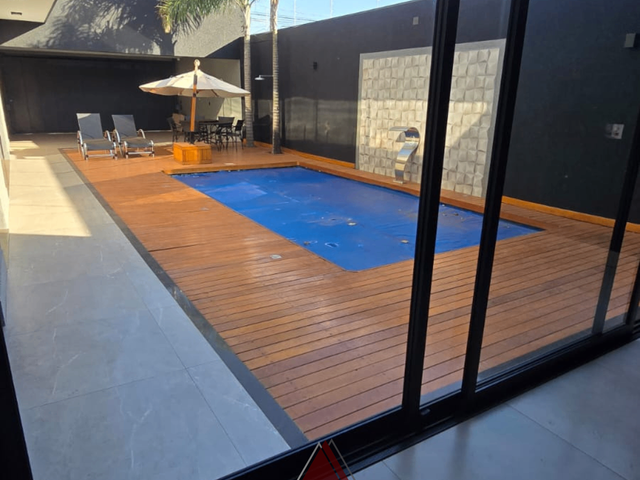 Casa com 300m² 4 quartos e 6 banheiros, à venda, no bairro Chácara Espraiado em Franca
