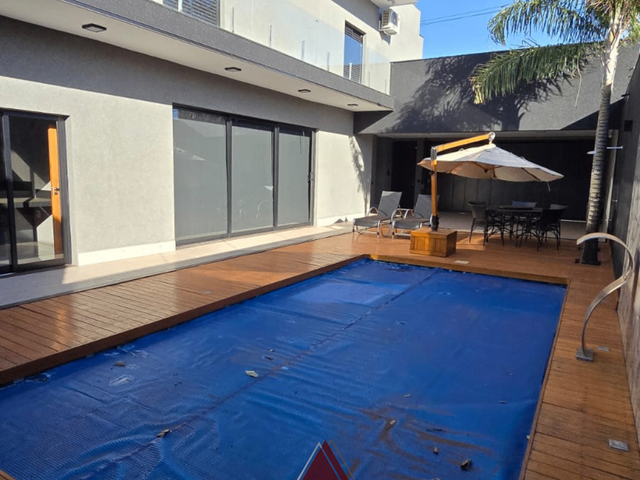 Casa com 300m² 4 quartos e 6 banheiros, à venda, no bairro Chácara Espraiado em Franca