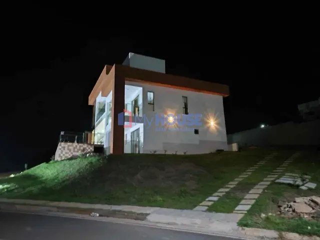 Casa com 739m² 4 quartos e 5 banheiros, à venda, no bairro Nossa Senhora da Vitória em Ilhéus