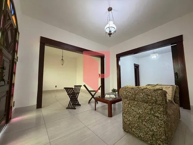 Casa 5 quartos e 4 banheiros, à venda, no bairro Caiçaras em Belo Horizonte