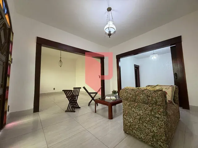 Casa 5 quartos e 4 banheiros, à venda, no bairro Caiçaras em Belo Horizonte