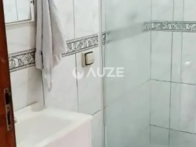 Casa com 57m², à venda, no bairro Santa Cândida em Curitiba