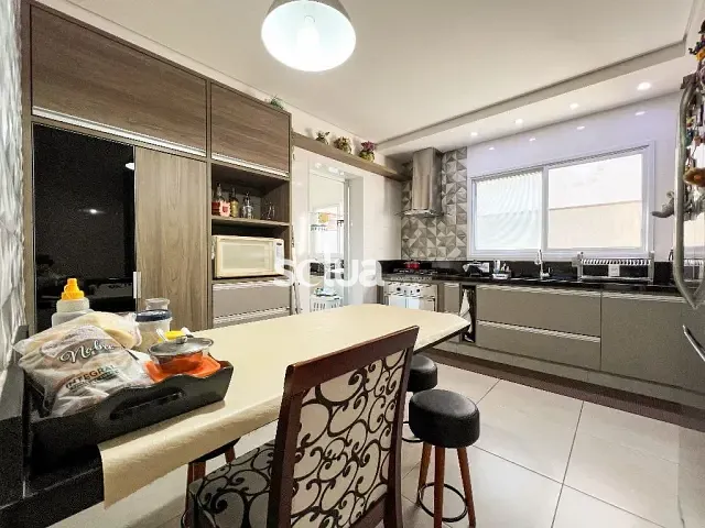 Casa com 250m² 3 quartos e 5 banheiros, à venda, no bairro Residencial Real Park Sumaré em Sumaré