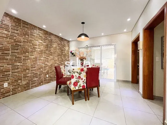 Casa com 250m² 3 quartos e 5 banheiros, à venda, no bairro Residencial Real Park Sumaré em Sumaré