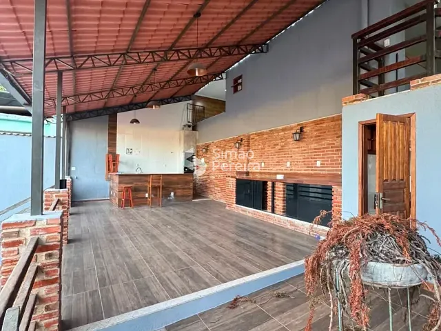 Casa 3 quartos e 5 banheiros, à venda, no bairro Esplanada em Juiz de Fora