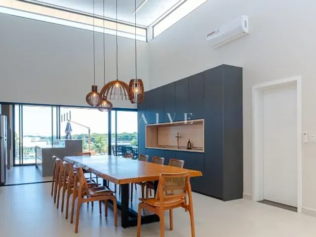Casa com 850m² 4 quartos e 1 banheiro, à venda, no bairro Paranagi em Sertaneja