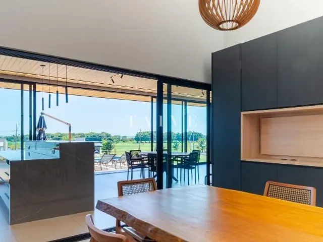 Casa com 850m² 4 quartos e 1 banheiro, à venda, no bairro Paranagi em Sertaneja