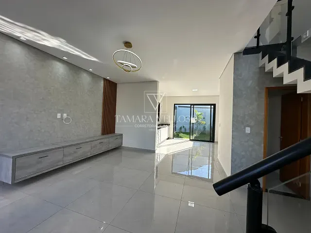 Casa com 217m² 3 quartos e 3 banheiros, à venda, no bairro Villa Di Cesar em Mogi das Cruzes