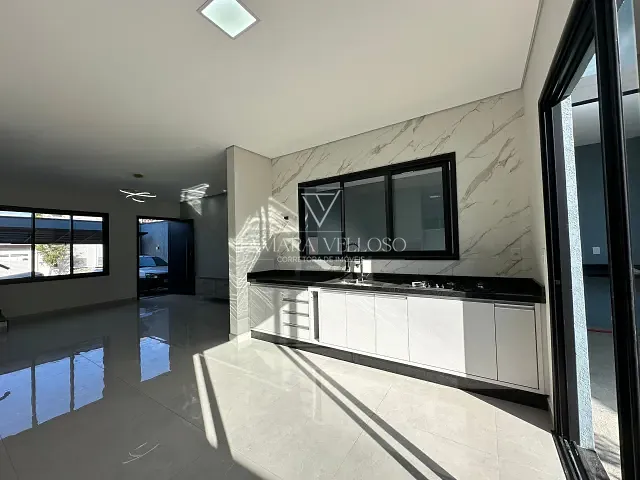 Casa com 217m² 3 quartos e 3 banheiros, à venda, no bairro Villa Di Cesar em Mogi das Cruzes