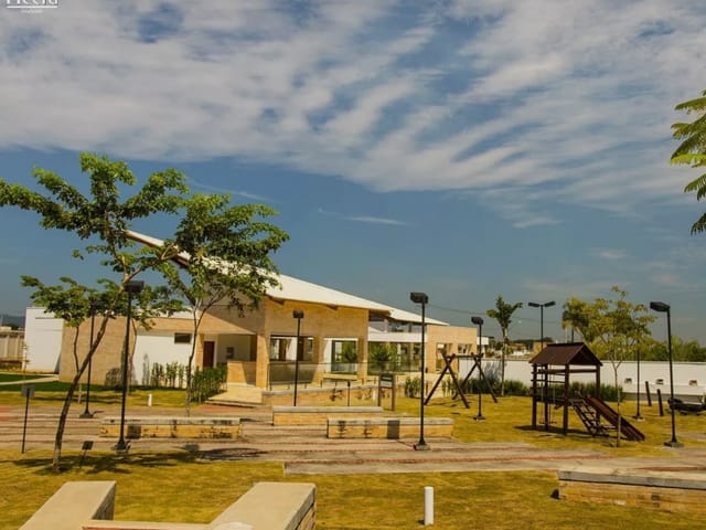 Casa com 350m² 3 quartos e 4 banheiros, à venda, no bairro Residencial Ouroville em Taubaté
