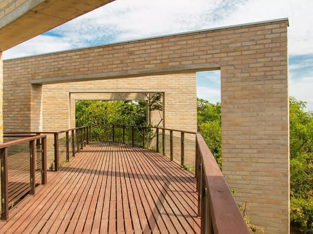 Casa com 350m² 3 quartos e 4 banheiros, à venda, no bairro Residencial Ouroville em Taubaté