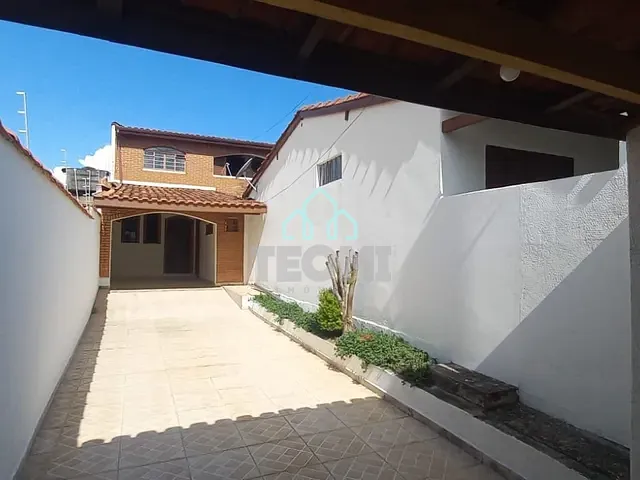 Casa com 180m² 3 quartos e 2 banheiros, à venda, no bairro Cidade Jardim em Taubaté