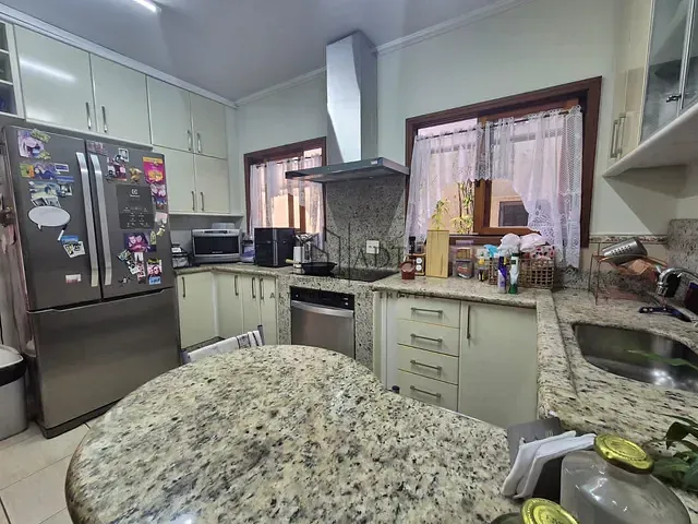Casa 3 quartos e 5 banheiros, à venda, no bairro Vila Nova Socorro em Mogi das Cruzes