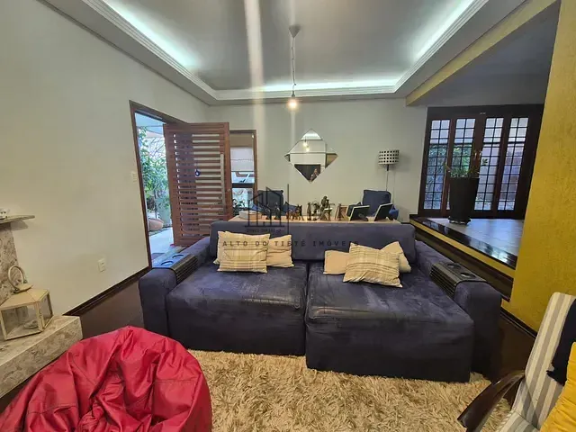 Casa 3 quartos e 5 banheiros, à venda, no bairro Vila Nova Socorro em Mogi das Cruzes