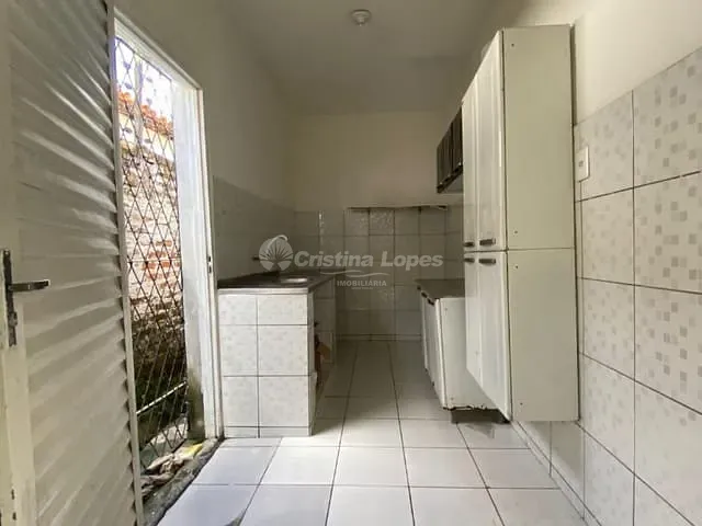 Casa com 228m² 4 quartos e 1 banheiro, à venda, no bairro Centro em Teresina