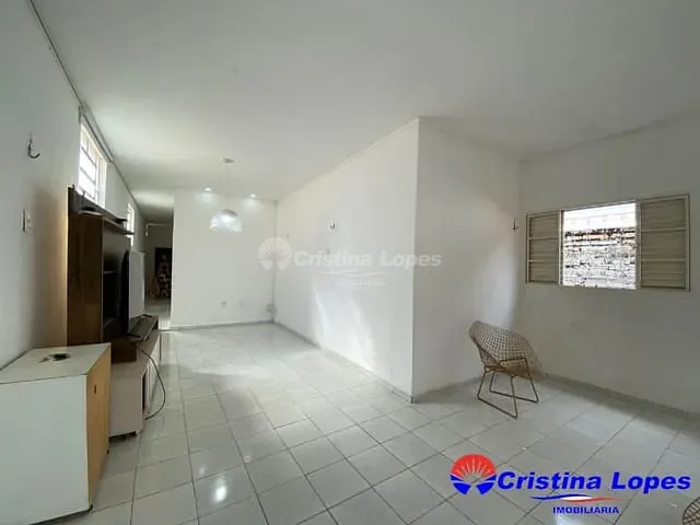Casa com 228m² 4 quartos e 1 banheiro, à venda, no bairro Centro em Teresina